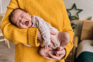 Tips Mengatasi Bayi Rewel